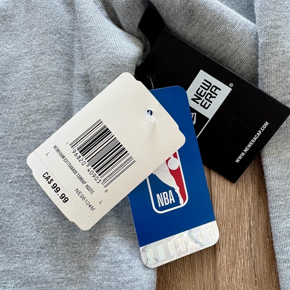 BNWT Toronto Raptors Gray Sweater - Picture 2 of 5
